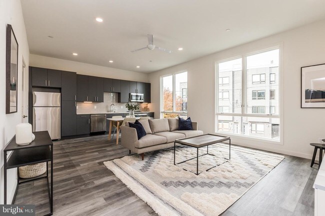 Building Photo - 2559 Amber St