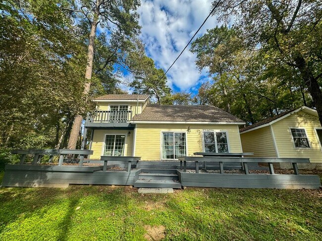 Building Photo - 149 W Dogwood Rd