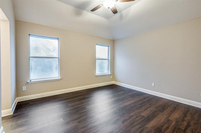 Building Photo - 8779 Oak Stream