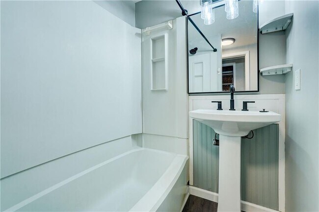 Building Photo - 1070 Gravel Rd