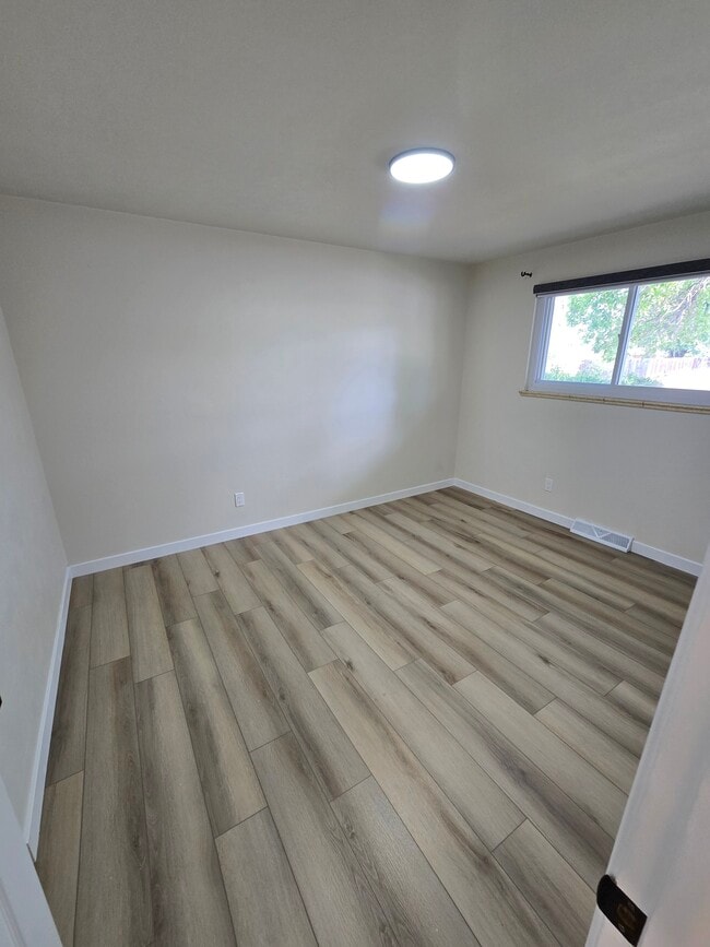 Building Photo - 3201 W Radcliff Ave