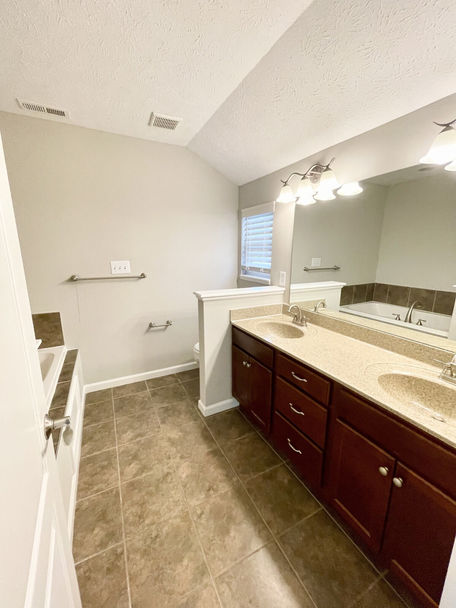 master bath - 6143 Halton Pl