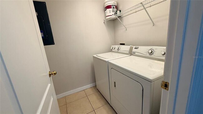 Building Photo - 7129 Red Lantern Dr