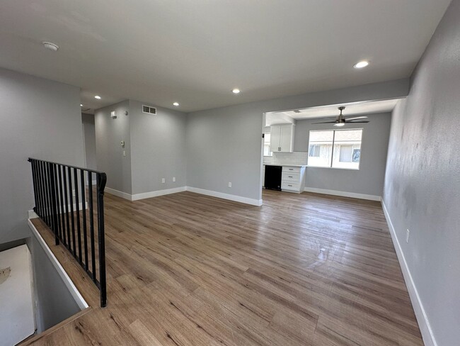 Building Photo - RV T 1708