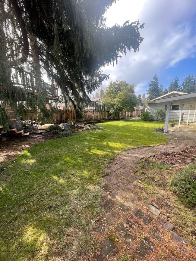 Building Photo - Amazing Freshly Updated Four Bedroom Two Bath Home In Amazing Lebanon Location!