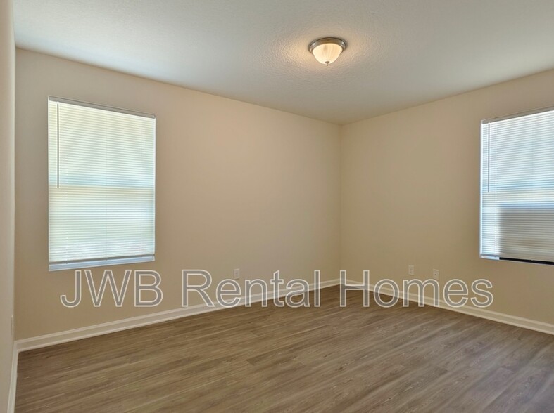 Building Photo - 442 E 47th St