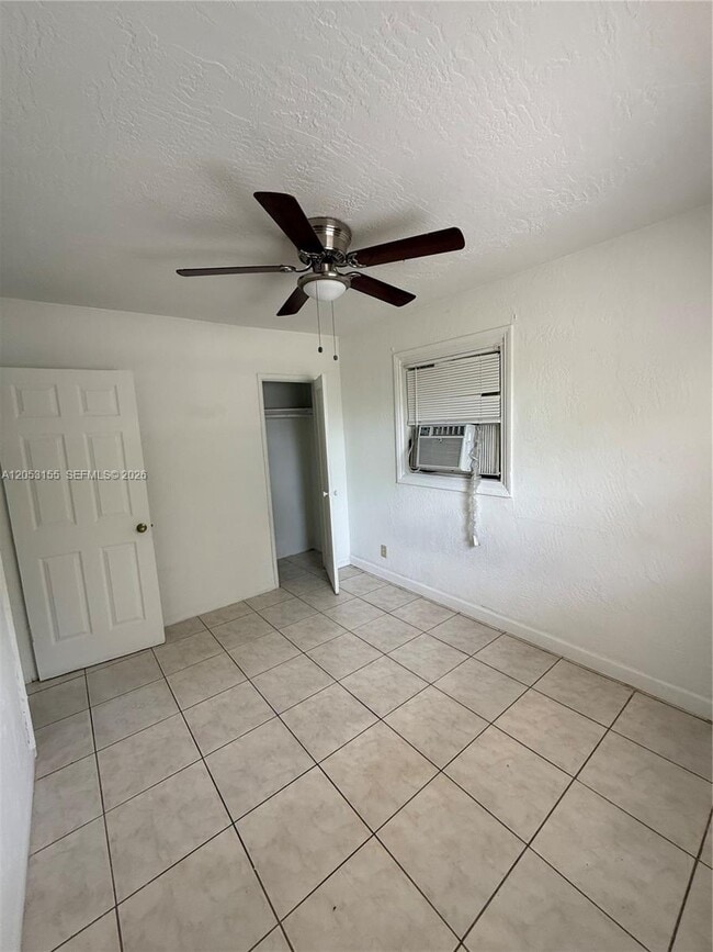 Building Photo - 708 N 20th Ct