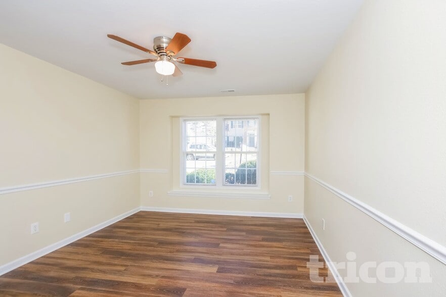 Building Photo - 10437 Hugue Way
