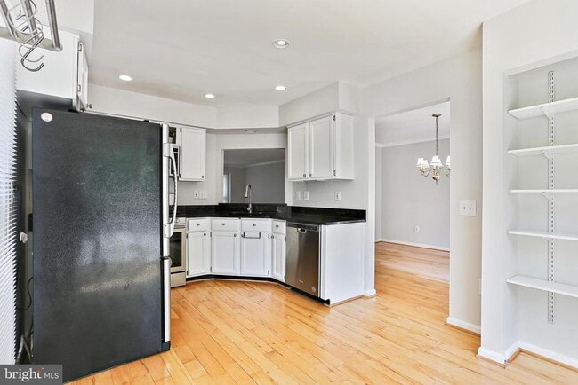 Building Photo - 8416 Cedarcreek Ct