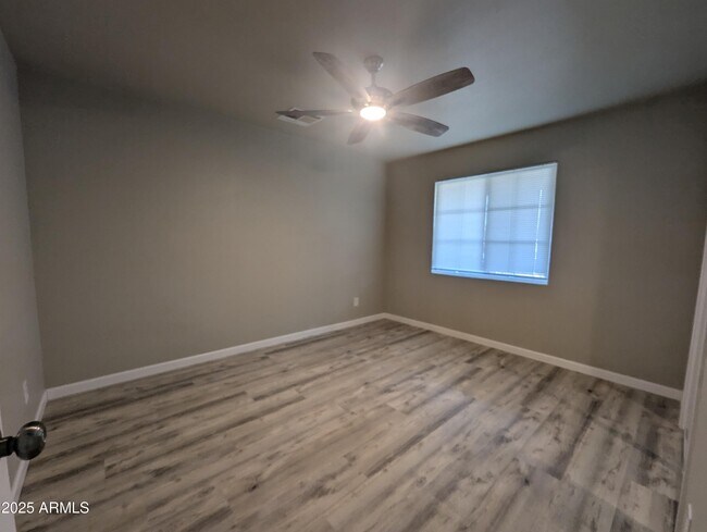 Building Photo - 1280 N Mesquite Ln