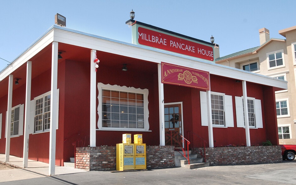 Nearby Millbrae Pancake House 1 block away! - 216 Paramount Dr
