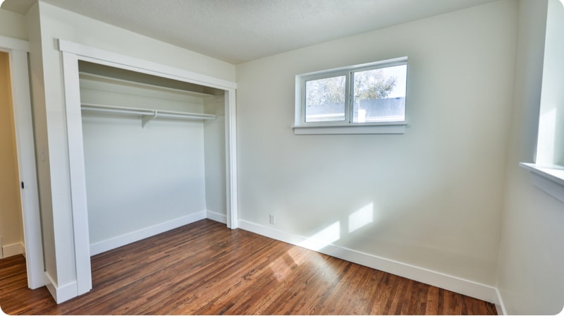 Building Photo - 350 W 2575 N