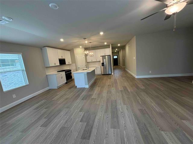 Building Photo - 1023 Emberwood Dr