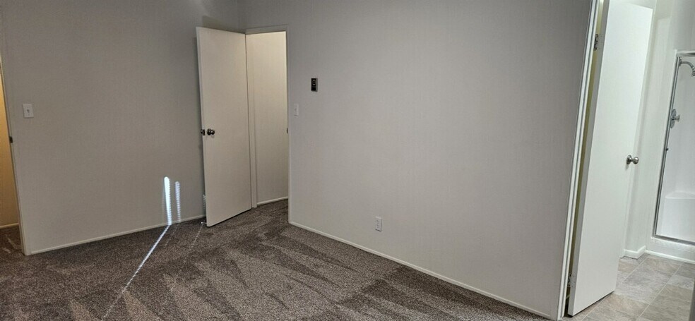 Building Photo - 3217 Johnson Ave