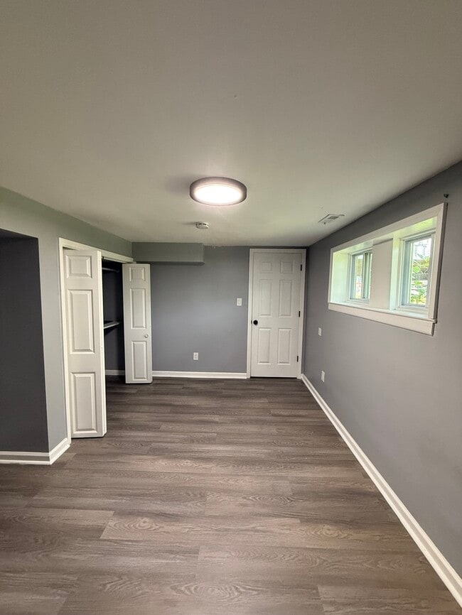 Building Photo - 309 Ellis Ct