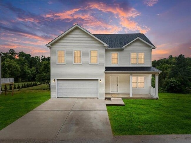 Building Photo - 5 BED 2 BATH HOME LOCATED IN BLACKSBURG