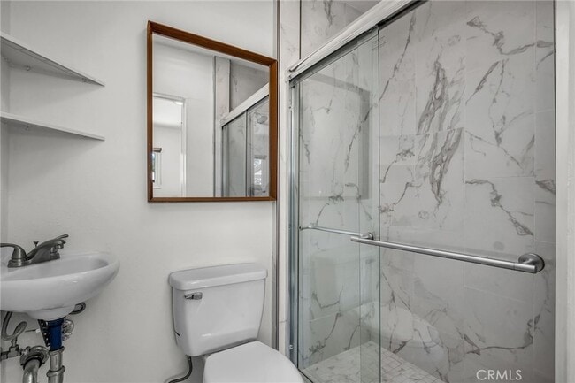 Building Photo - 6139 Tampa Ave