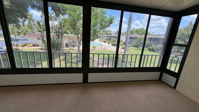 Building Photo - FIRST MONTHS RENT FREE!!! Beautiful 2 MASTER SUITE CONDO in Central Ft. Myers with Over 1200 Sqft.