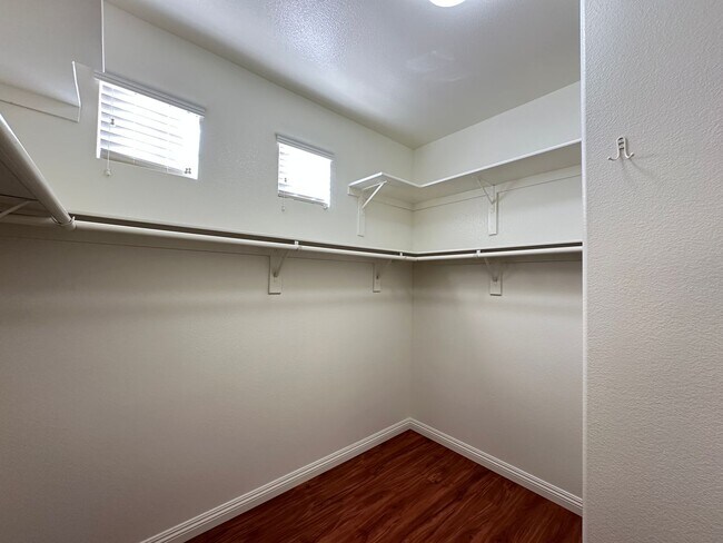 Building Photo - SOLANO AT THE VISTAS