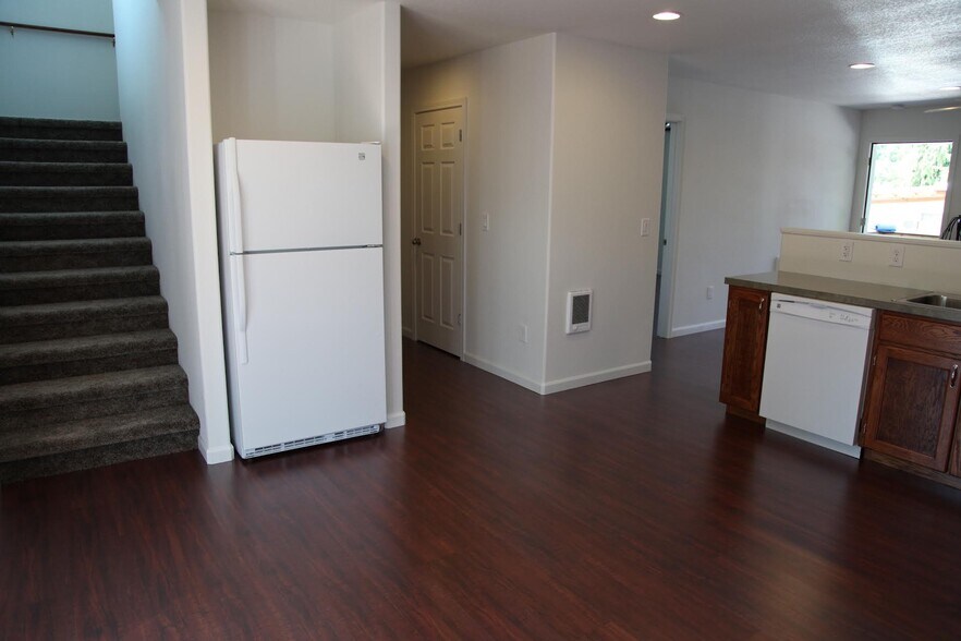 Building Photo - 233 Whitman St S