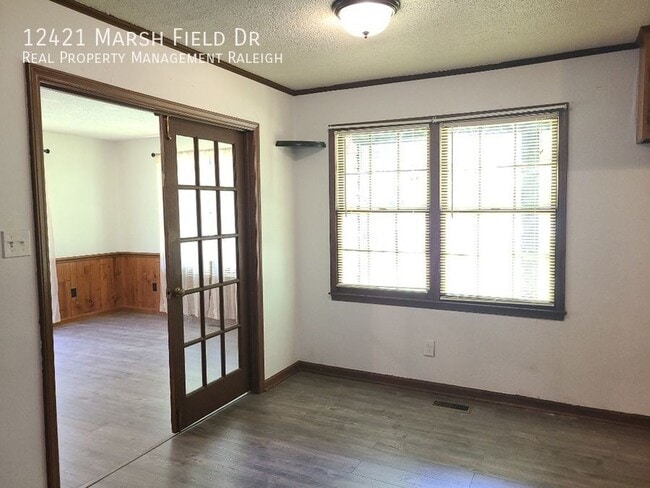 Building Photo - 12421 Marsh Field Dr