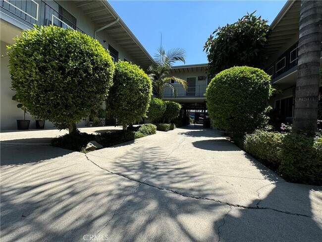 Primary Photo - 7745 Laurel Canyon Blvd
