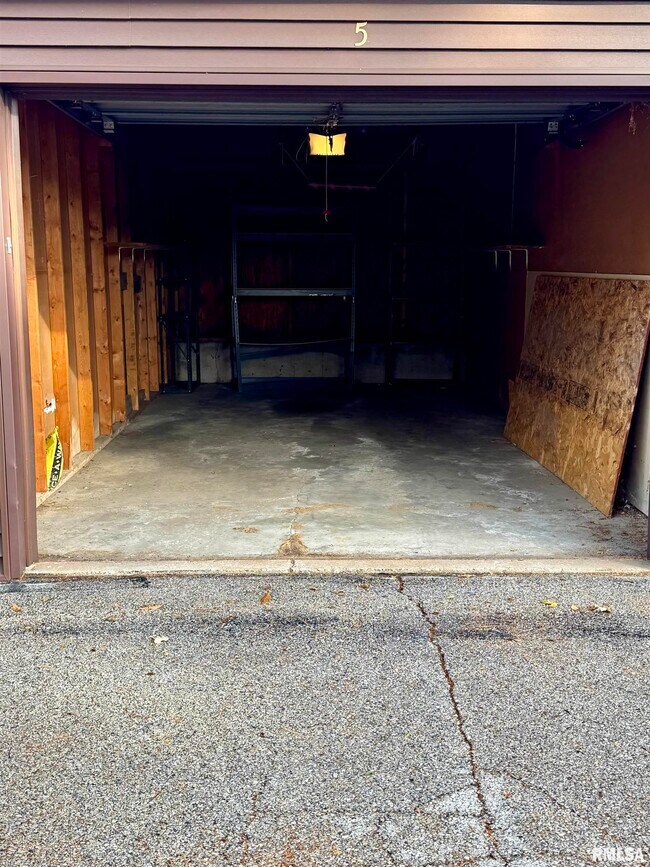 Building Photo - 1299 48th Ave