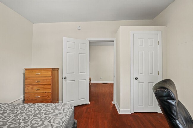 Building Photo - 409 S Aurora St