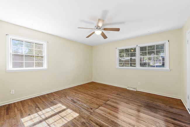 Building Photo - 3220 Wiseman Dr