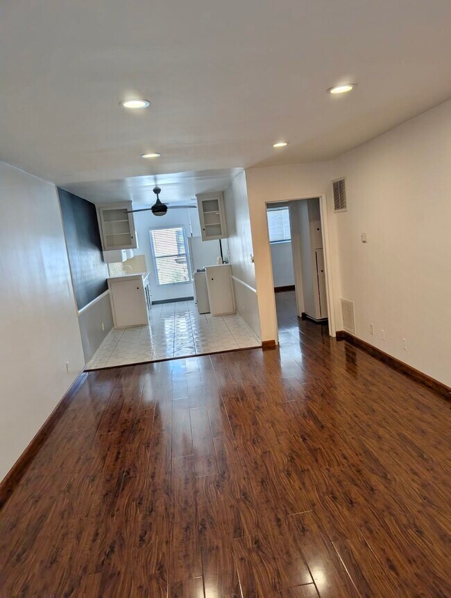 Building Photo - 2030 S Preuss Rd