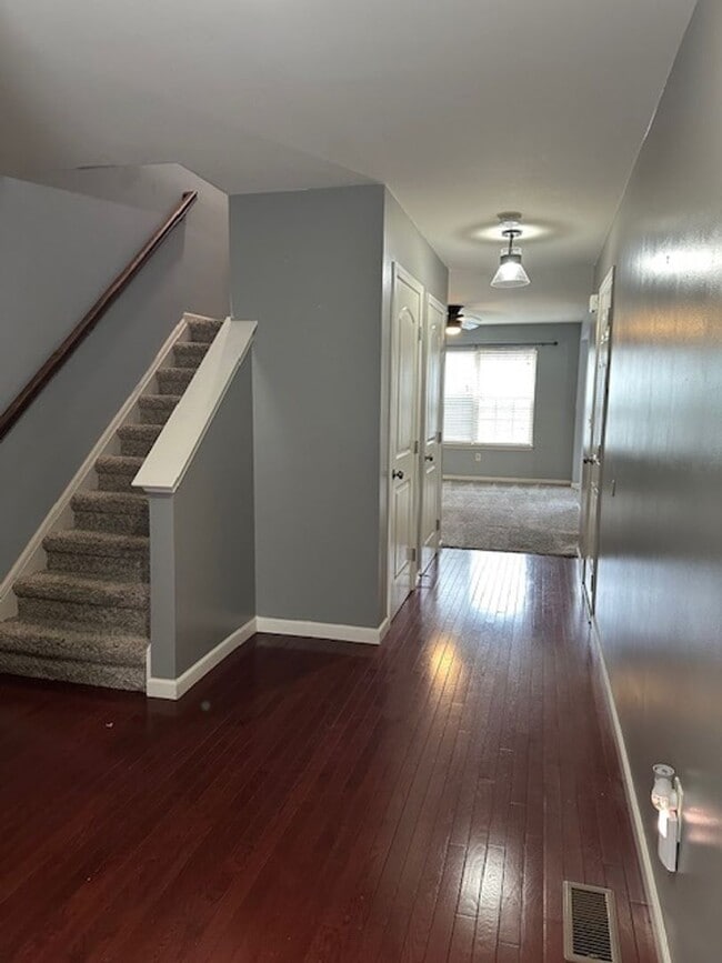 Building Photo - 6402 Creekbend Dr