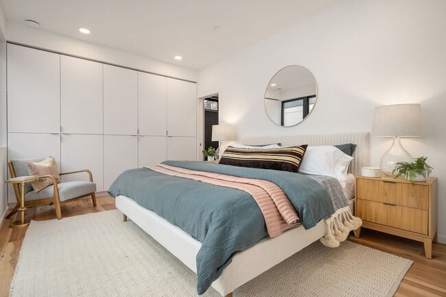 Building Photo - Net Zero Townhome on Bainbridge Island — 3 Bed | 2.25 Bath | 1,813 SqFt at The Trillium