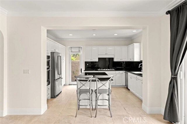 Building Photo - 61 Shade Tree