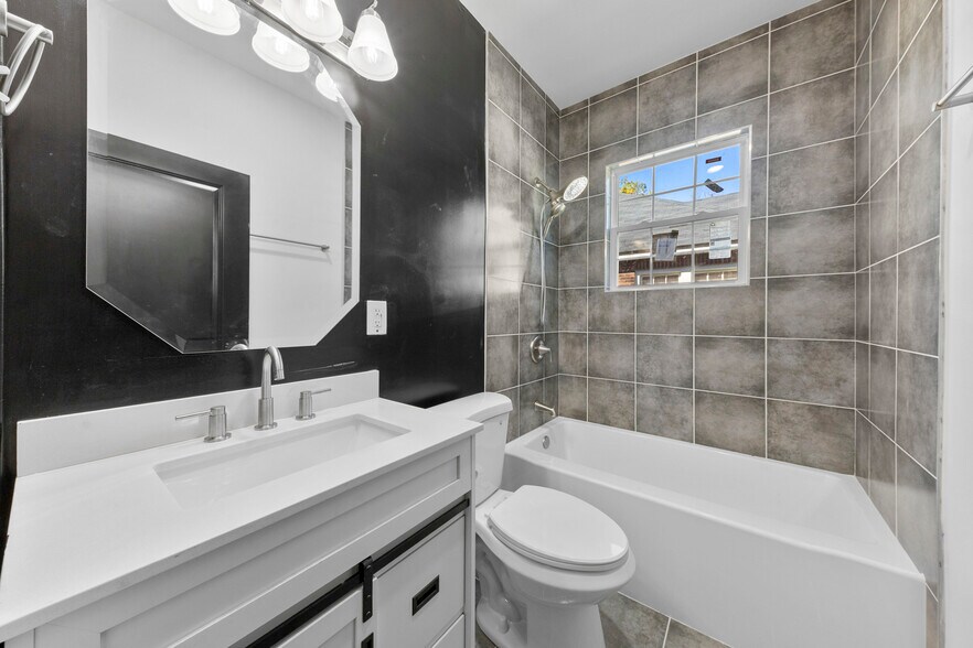 Hall bathroom - 321 State St