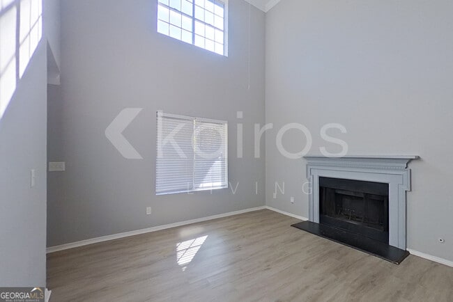 Building Photo - 3160 Creekwood Dr