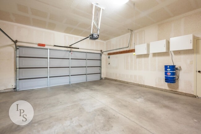 Building Photo - Move in by September 1st and get the rest of August FREE! Tuscan Bluffs at Copper River - Granvil...