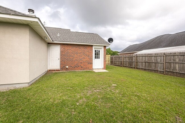 Building Photo - Freshly Renovated Rental Property