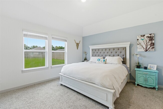 Building Photo - 130 Lk Wy Cir