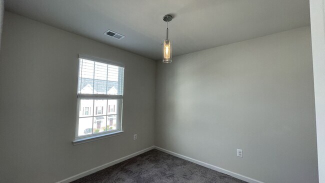 Building Photo - 3-Level Townhouse in Stafford