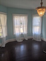 Building Photo - 5 Nichols St