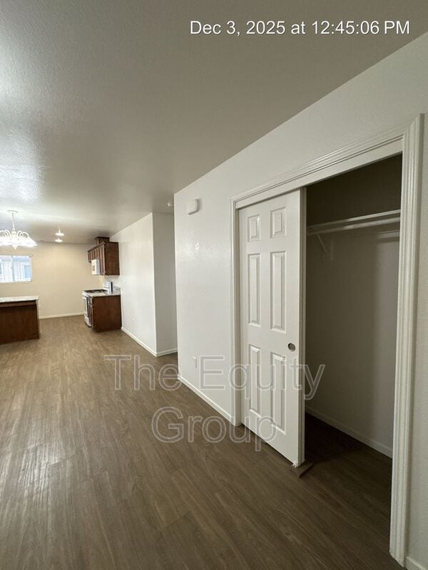 Building Photo - 2133 W Lark Ave