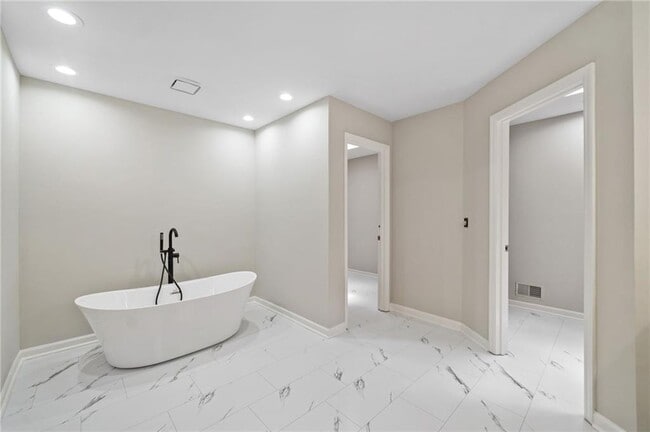 Building Photo - 4528 Lashley Ct NE
