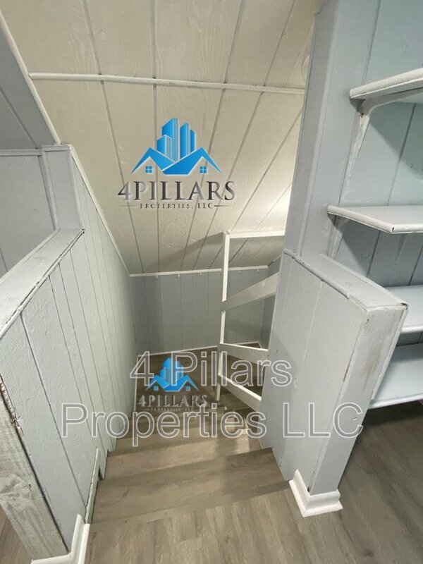 Building Photo - 5007 Magoun Ave