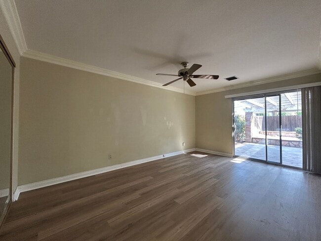 Building Photo - 5055 Pearblossom Dr