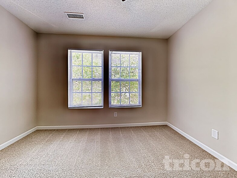 Building Photo - 12341 Stowe Acres Dr