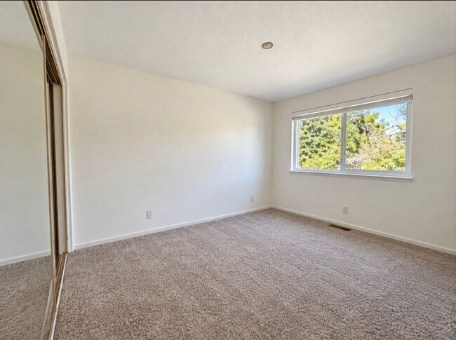 Building Photo - 16694 Marion Way