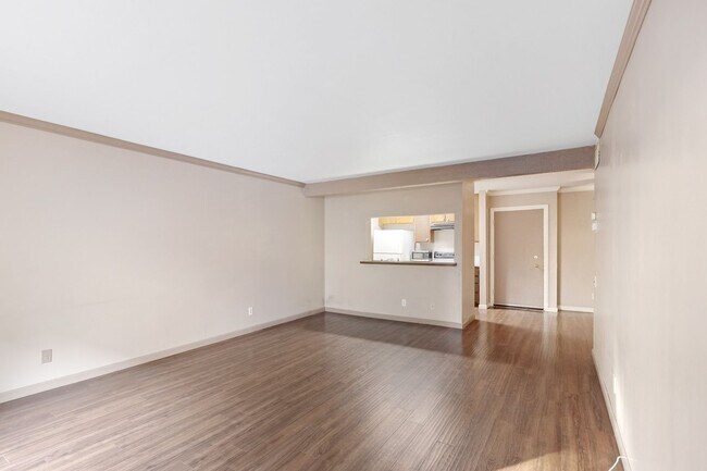 Building Photo - 5460 White Oak Ave