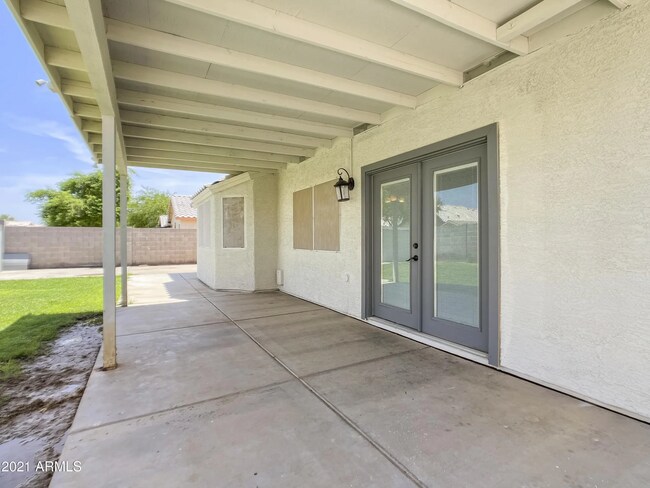 Building Photo - 16084 W Mesquite Dr