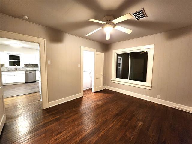 Building Photo - 2114 N Elm St