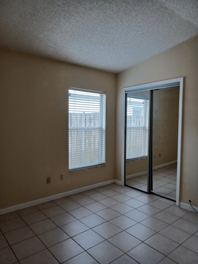 Building Photo - 464 Short Pine Cir